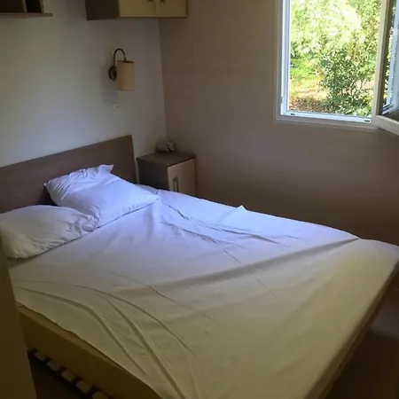 Camping Mobilhome Camping Du Lac Sainte-Eulalie-en-Born